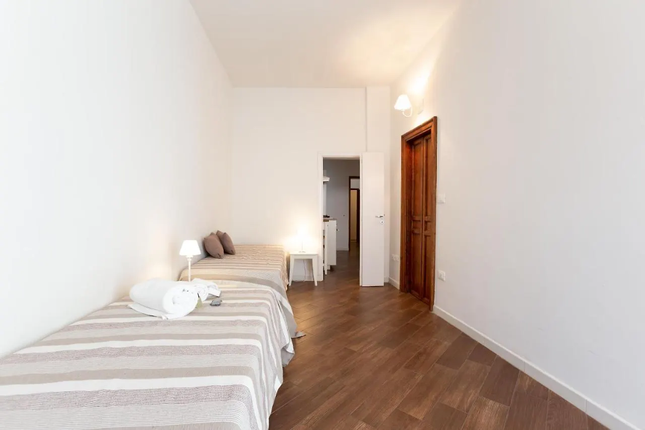 Quattro Canti Charming Flat Palermo Italia