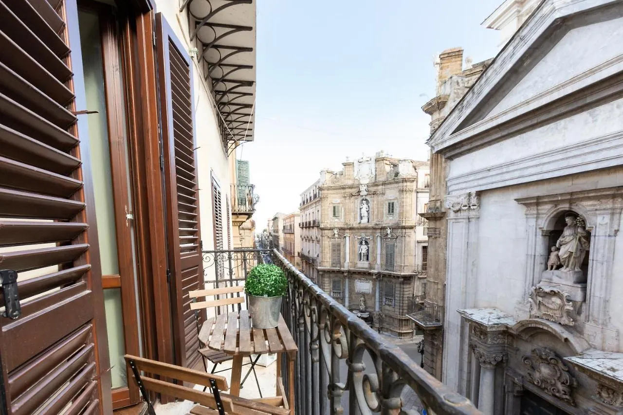 Quattro Canti Charming Flat Palermo Italy