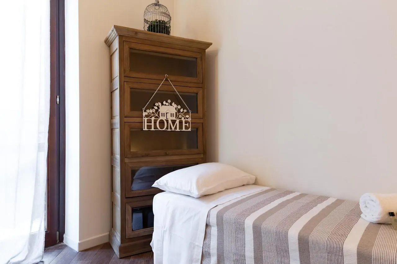 Quattro Canti Charming Flat Palermo 0*,  Italy